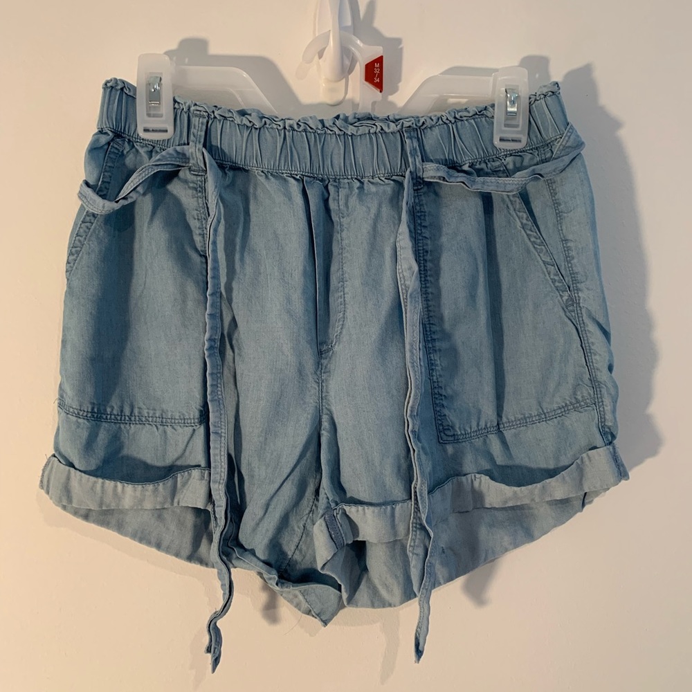 Aerie Medium High Waisted Blue Fabric Shorts Elastic Waist Band Cuffed Casual